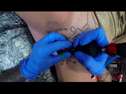 ❤️ Sully Savage oo aad u tattooed ayaa Kintirkeeda ku sawirtay tattoo ☑ anaga